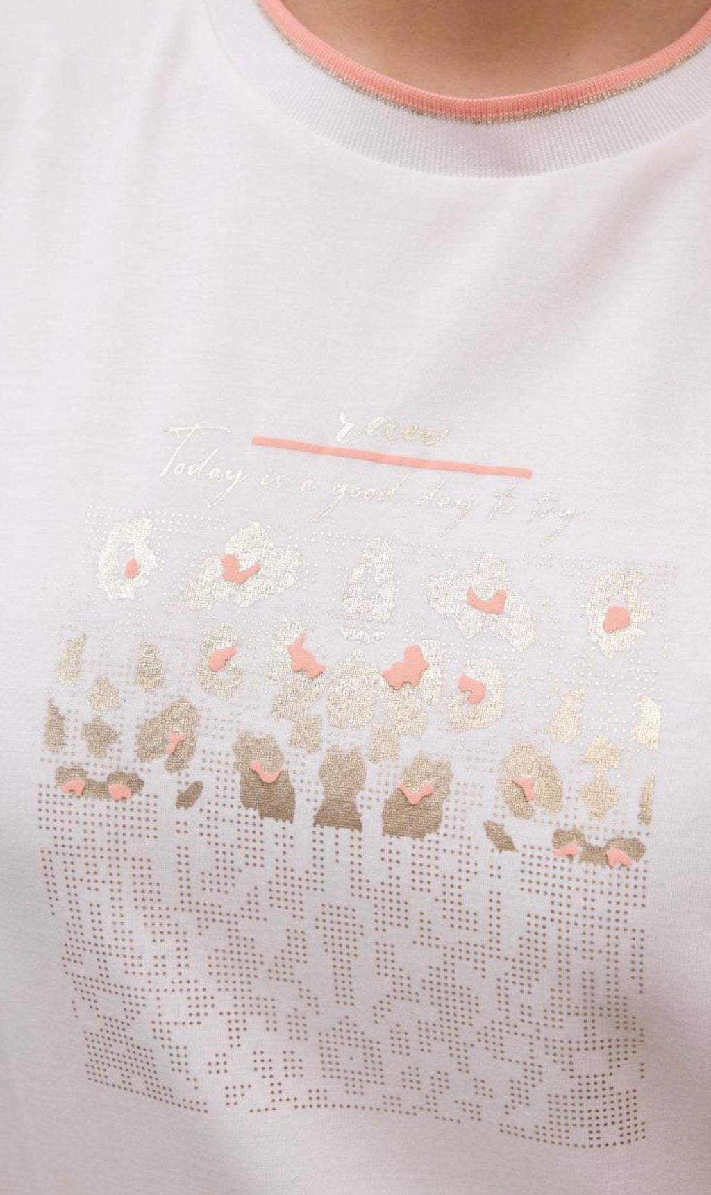 Aura Tee