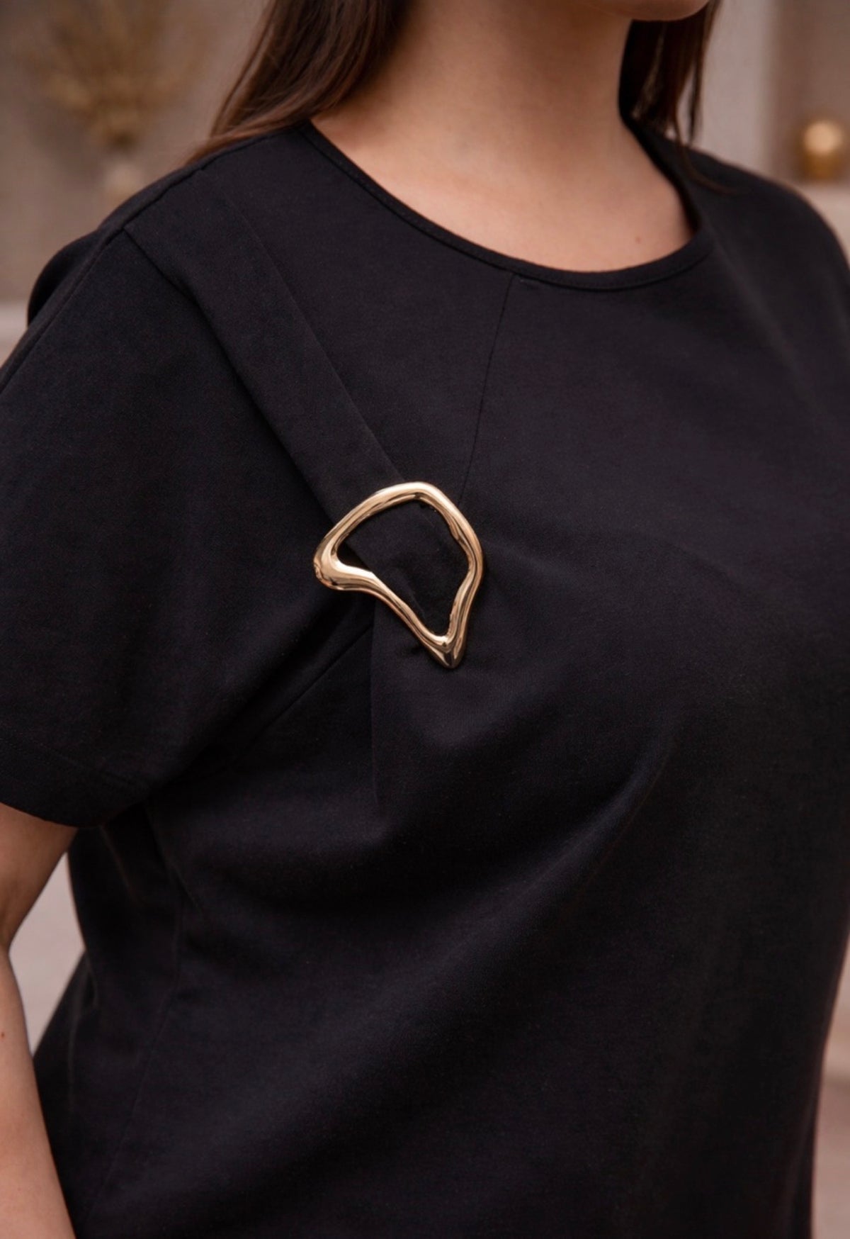 Noir Confidence Tee